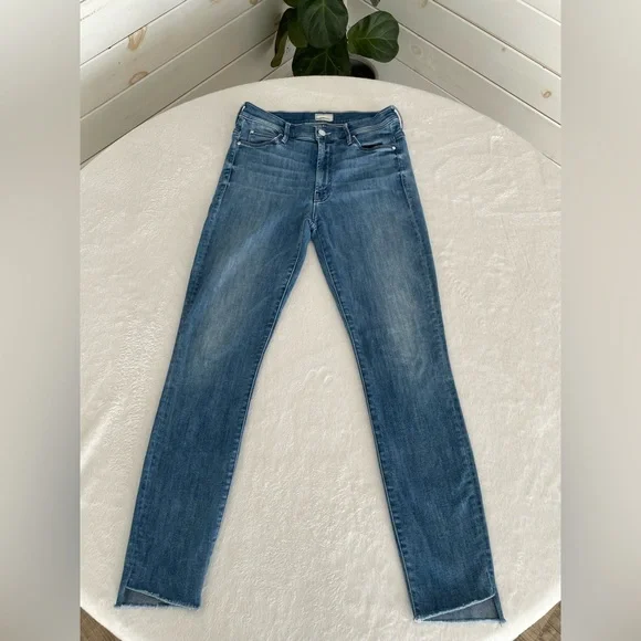 Mother Size 27 Stunner Zip Ankle Step Fray in Good Girls Do Skinny Jeans in GUC - Picture 6 of 17